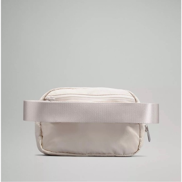 Lululemon Everywhere Belt Bag- White Opal - Picture 2 of 6